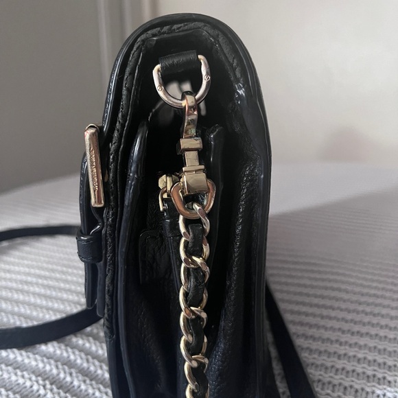 ✨Tory Burch Black Embossed Bryant Crossbody Bag✨ - Picture 3 of 14